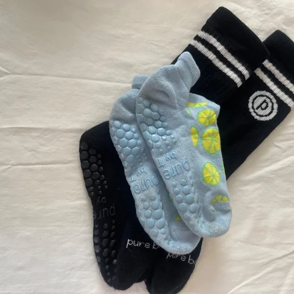 Tavi Grip Socks Bundle:  Black Crew and Blue/Yellow Ankle Socks - Picture 6 of 7